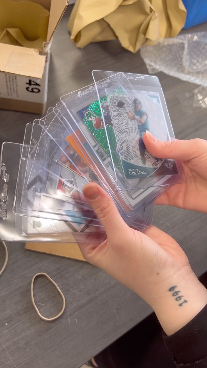 The perfect way to submit your cards for grading!